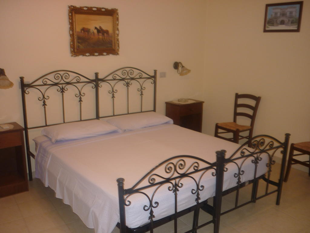 Albergo Vittoria Taviano  Bagian luar foto