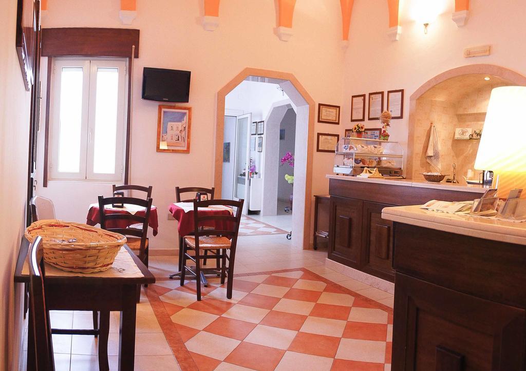 Albergo Vittoria Taviano  Bagian luar foto