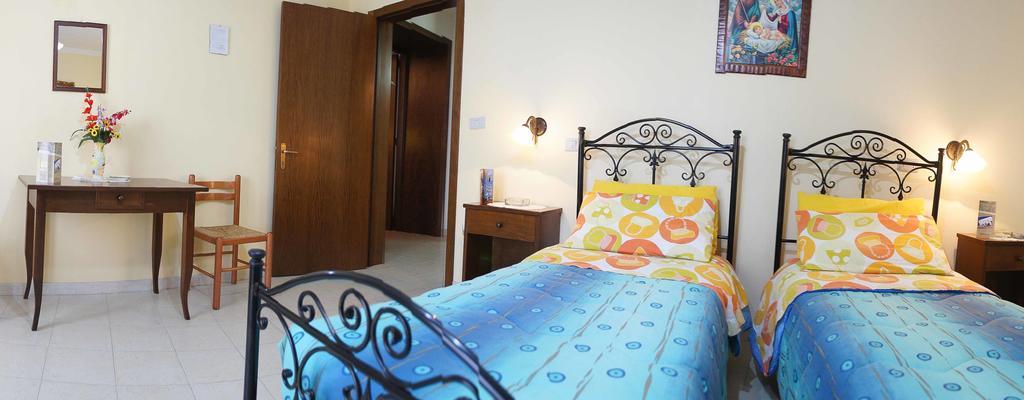 Albergo Vittoria Taviano  Bagian luar foto