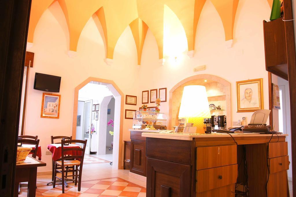 Albergo Vittoria Taviano  Bagian luar foto